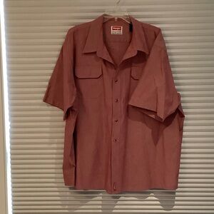 Wrangler Short Sleeve Button-Up Shirt in Dusty Rose Pink